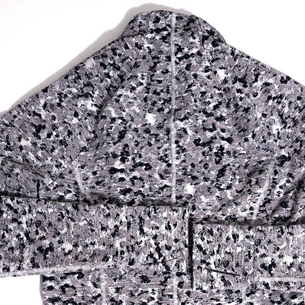 Athleta Womens Small Salutation Full Zip Jacket Abstract Print Thumbholes Grey
